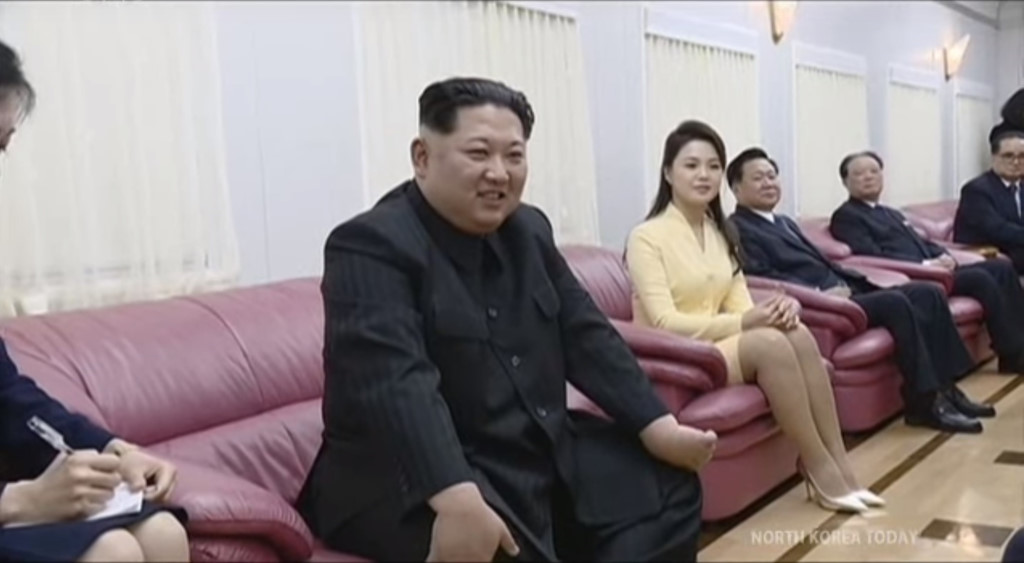 Hình ảnh hiếm hoi về chuyến đi Trung Quốc của ông Kim Jong Un